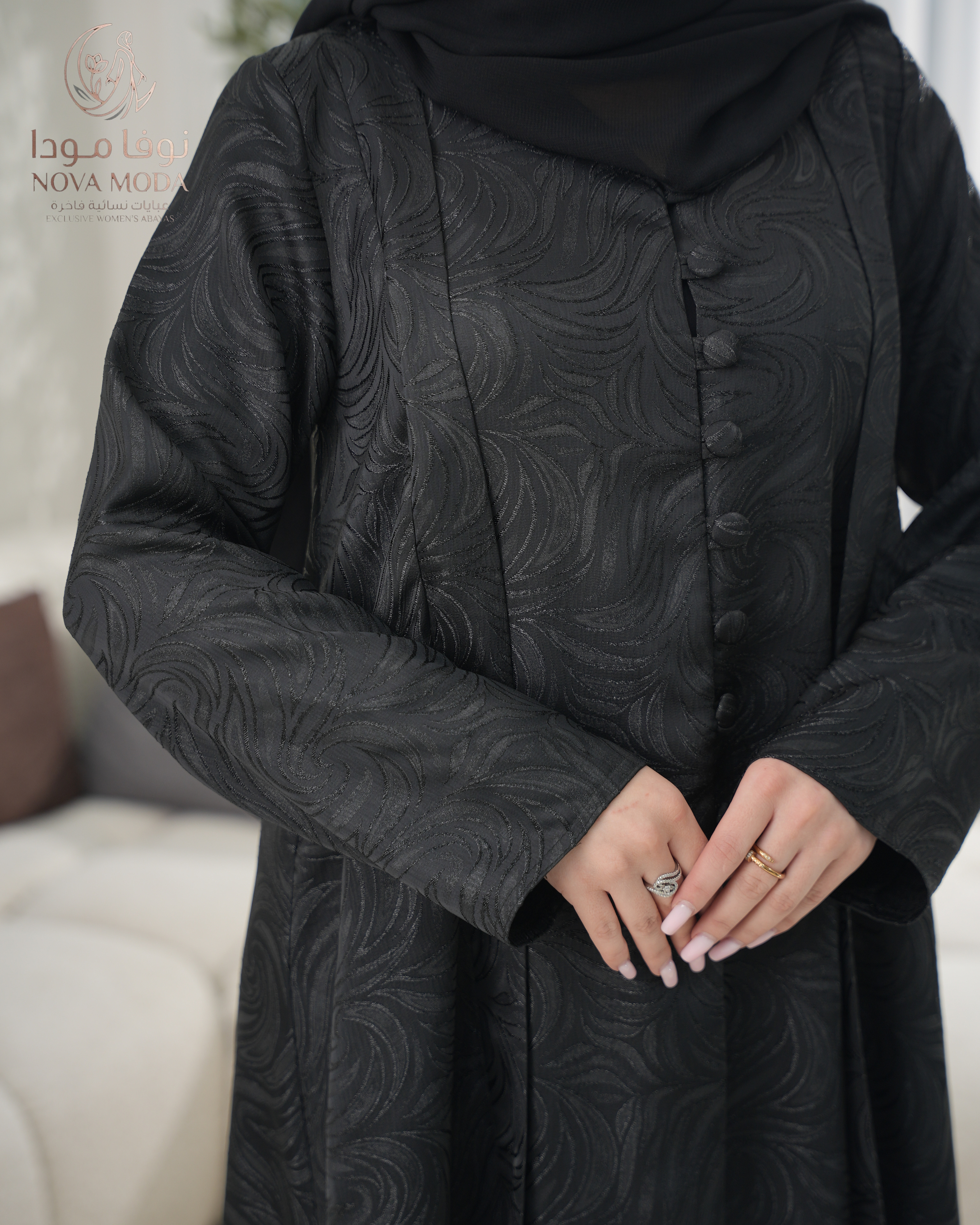 عباية جكارد اسود